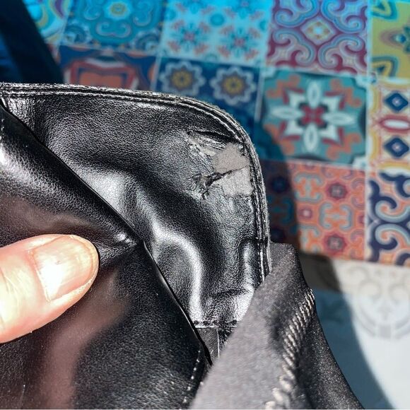 VINCE Camuto Pallien Studded Trim Stacked Heel Black sz 6.5 - Picture 2 of 9